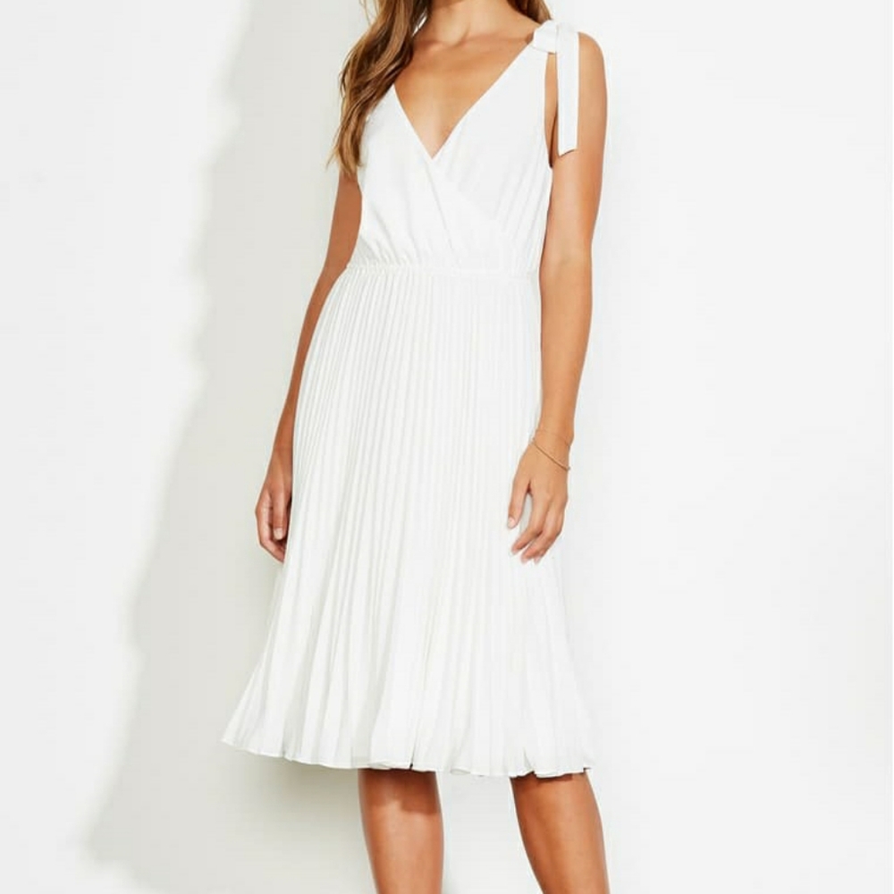 Ali & Jay White Dress…